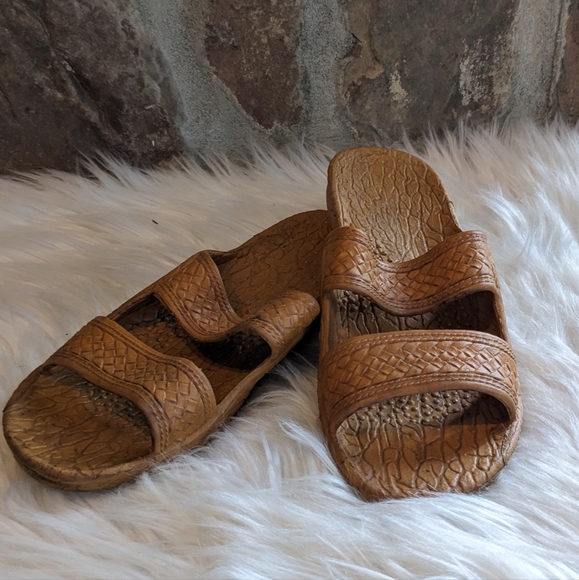 Pali Hawaii Shoes - Pali Hawaii Faux Snake Skin Pattern Slip On Mustard Sandal Size 9